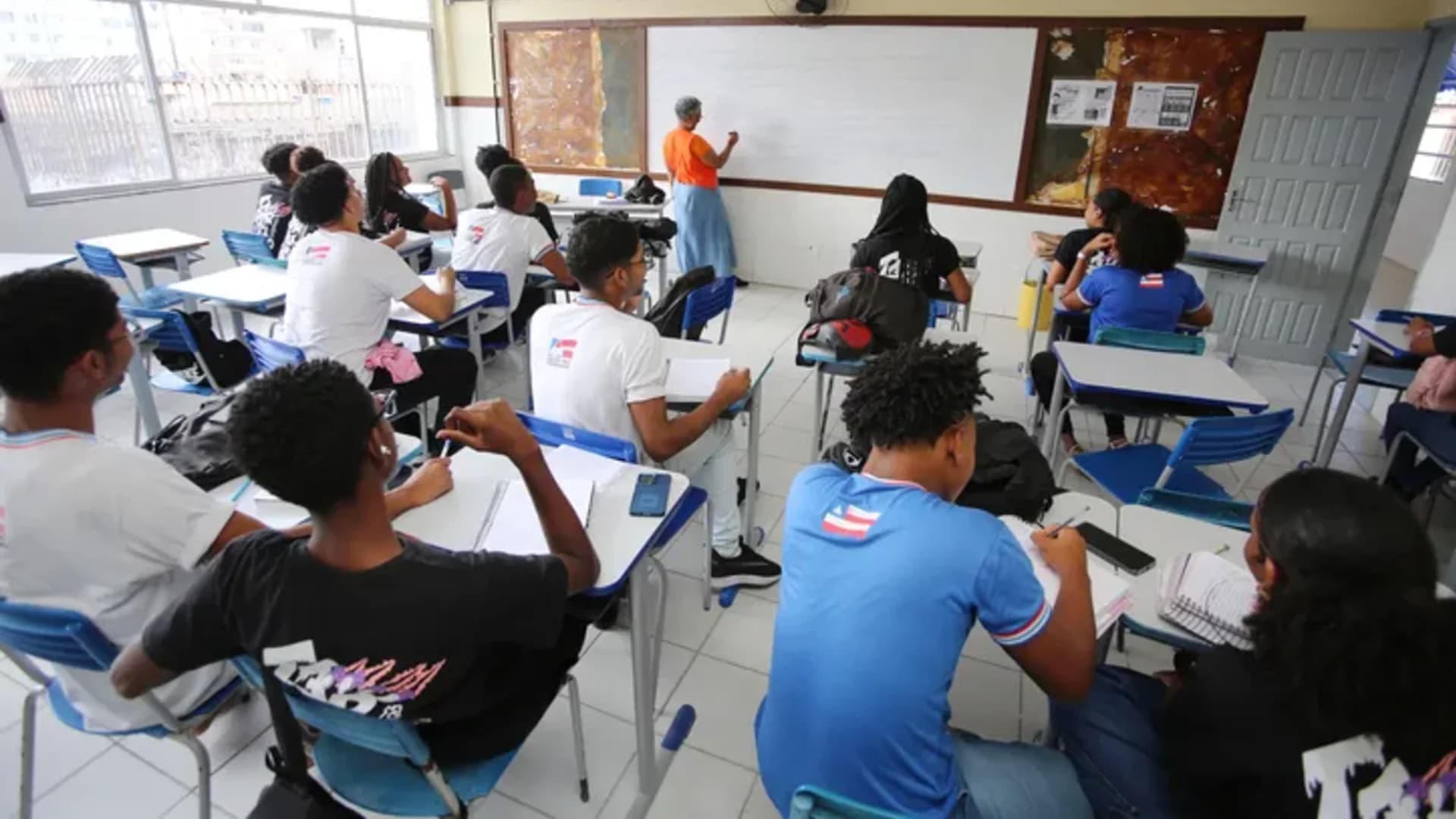 SEC BA: governador confirma novo edital para professores