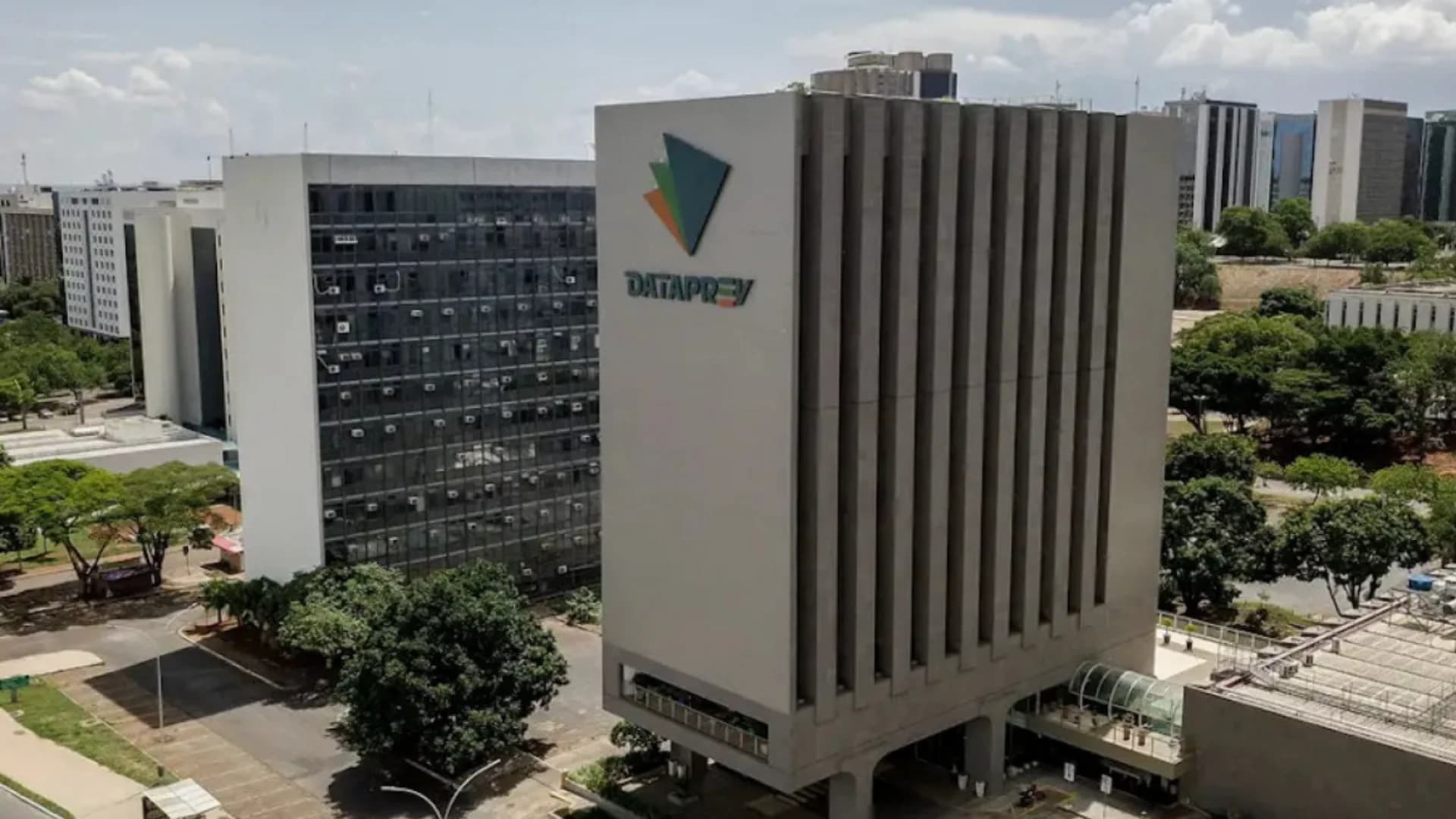 Dataprev publica edital com 212 vagas; salários chegam a R$ 11 mil